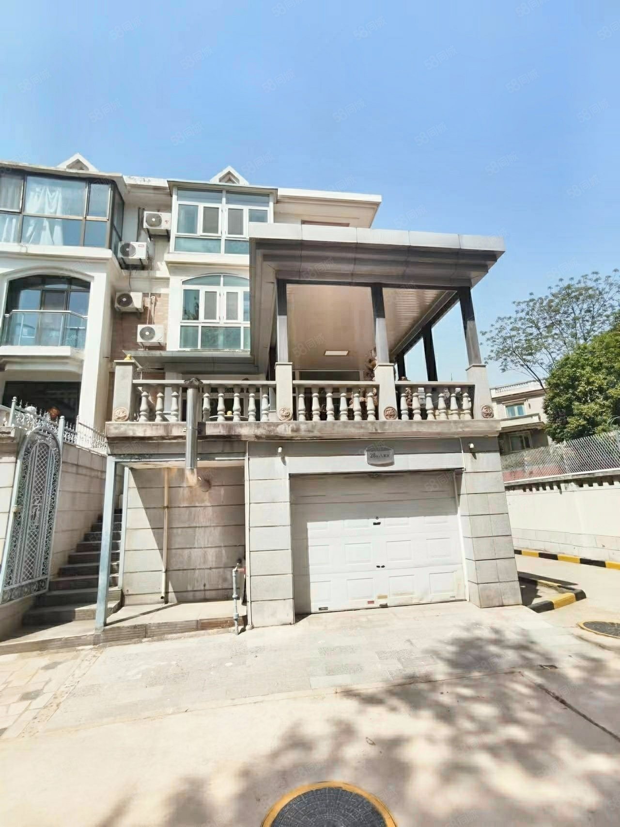 湖滨花园(曲江)5室3厅5卫225.67㎡南北780万