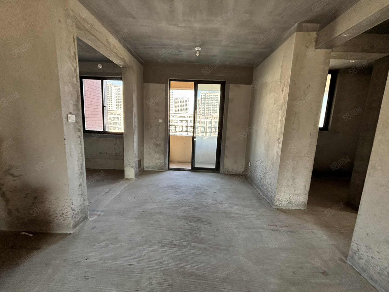 中铁诺德雍景台3室2厅2卫117㎡南北70万