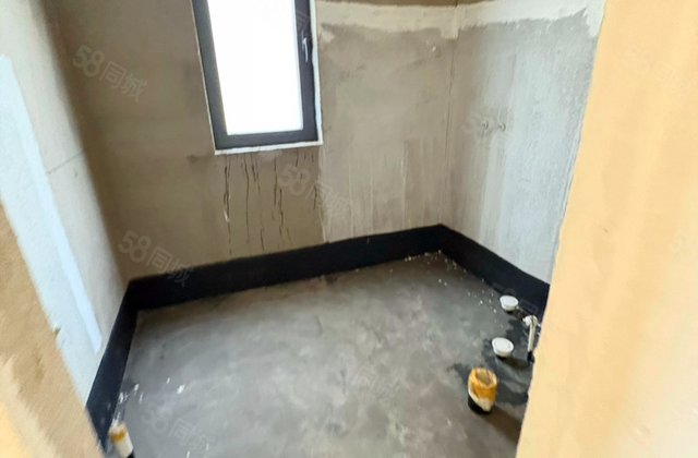 华侨城欢乐莲泉4室2厅118㎡56万二手房图片