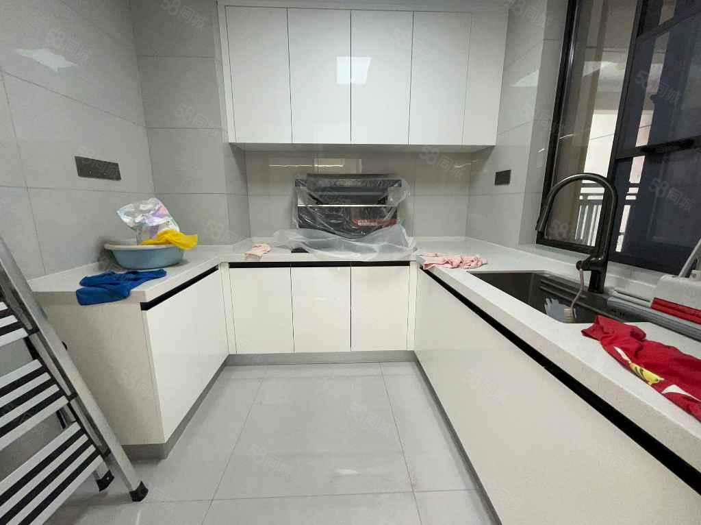 应城市碧桂园云玺3室2厅2卫107㎡南68.8万