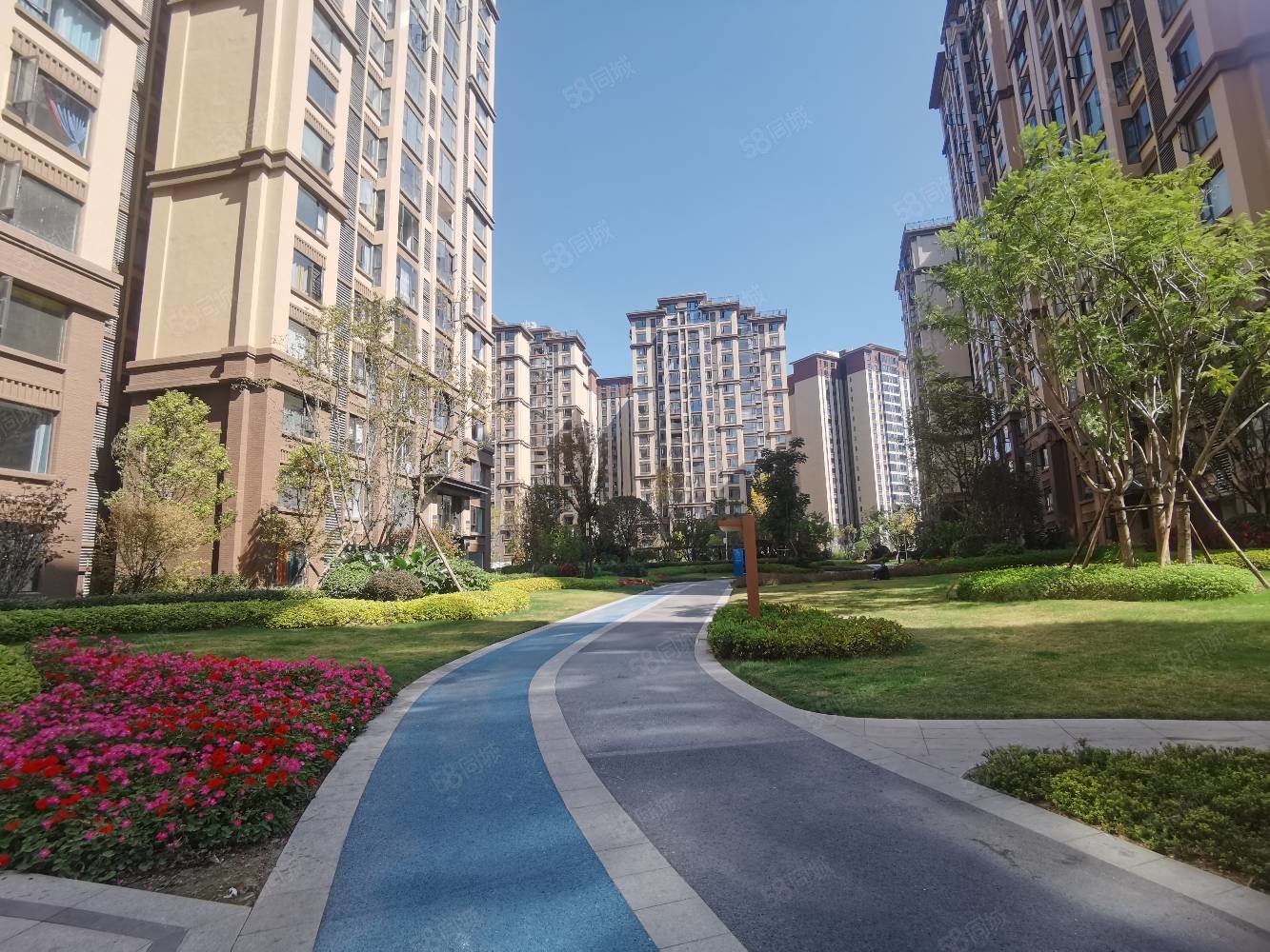 【10图】西部新城品质小区 邦泰花溪府精装套三双卫全屋定制家具家电