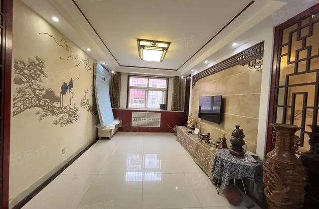 乐园小区  湖边位置  三叶草户型 好楼层 诚心出售