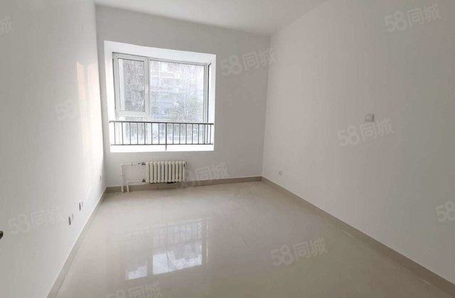 送中央空调和储藏室 奥森花园电梯洋房 免大税能按揭随时看房