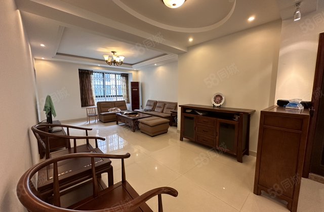 青秀庭院4室2厅142㎡78万二手房图片