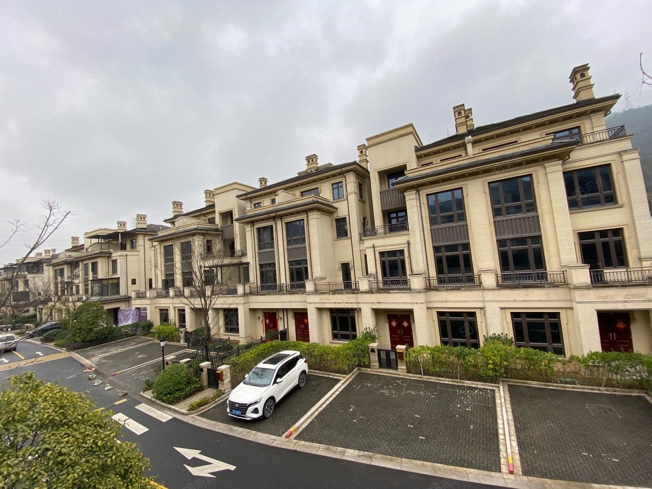 山水御墅(别墅)5室3厅4卫380㎡南518万