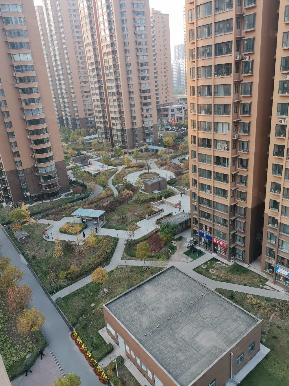 西部丽景3室2厅1卫127.23㎡西南96万