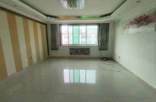 欣欣庄园3室2厅120㎡68万二手房图片