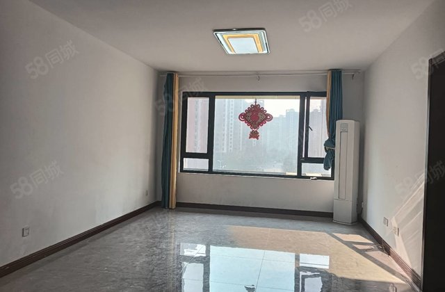 百合新城  三室两卫 全明户型 带车位储藏室 三叶草 免大税