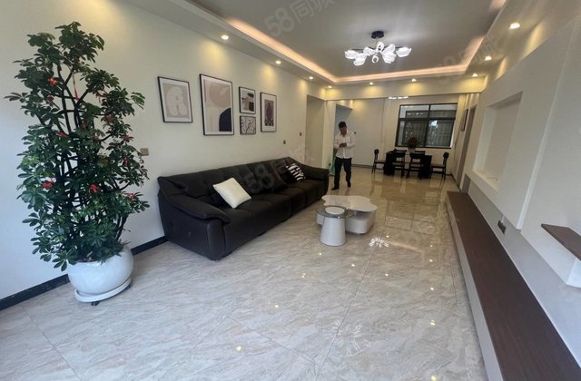 凤凰时代4室2厅130㎡59万二手房图片