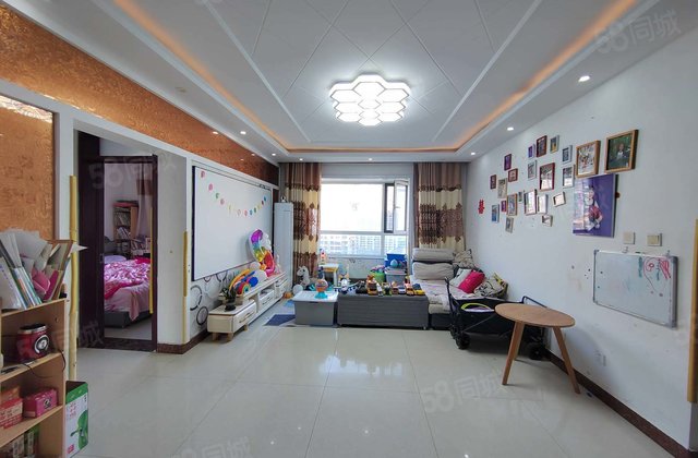 中间楼层 带电梯 南北通透 小区新 近医院 交通便利