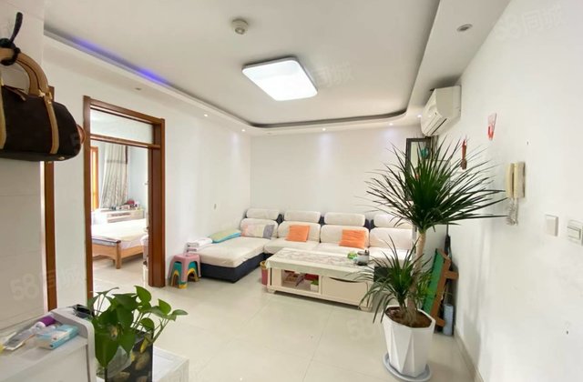 黄山路 商业配套齐全 小区新 精装好房 近医院 小三居