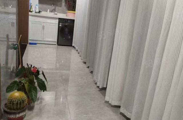 房东诚心卖送车位送家具送地下室