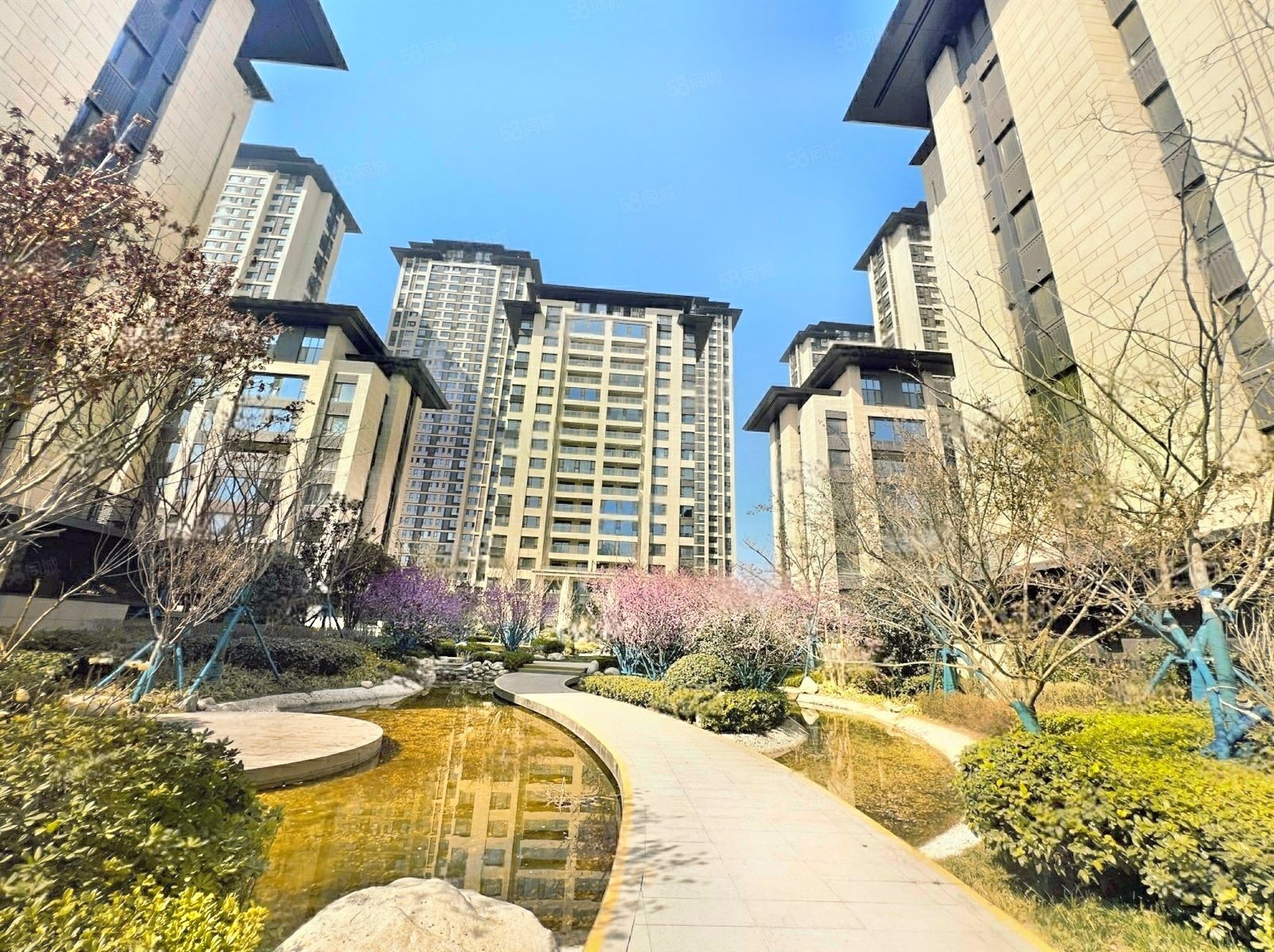 白桦林溪3室2厅2卫128.87㎡南北215万