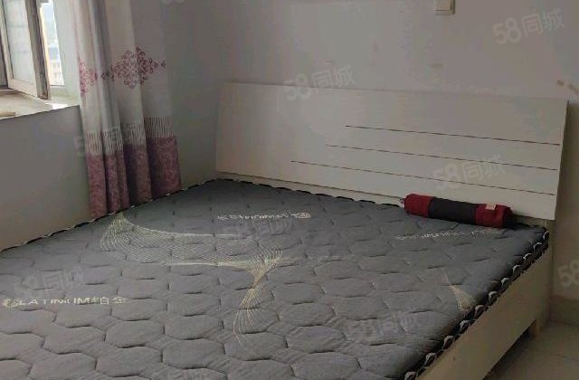 楼层南北通透，靠北门停车方便。证满五年，房东直卖送地下室