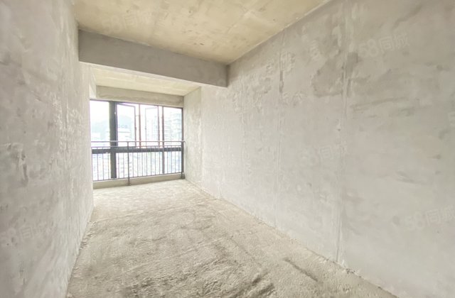 中寰国际4室2厅153㎡105万二手房图片