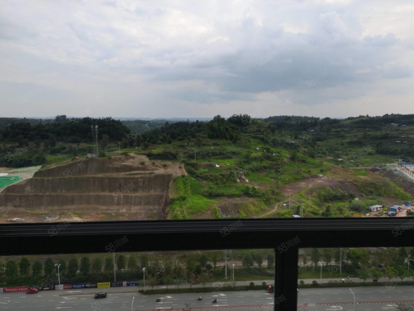 华商墨香郡4室2厅2卫138㎡南北96万