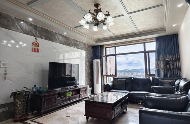 塞纳阳光3室2厅2卫133㎡南北76.8万