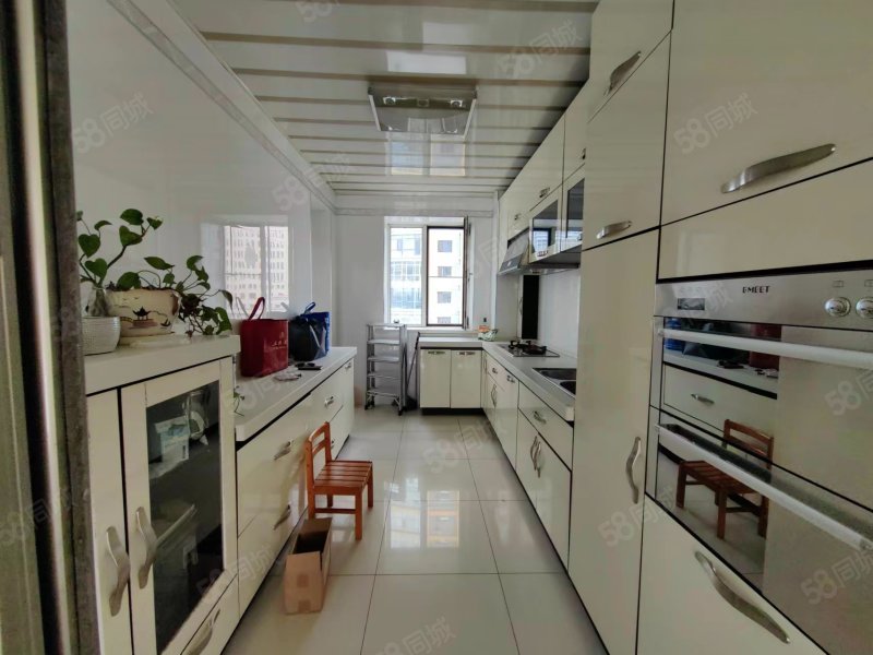 盟科时代3室2厅2卫172㎡南北180万