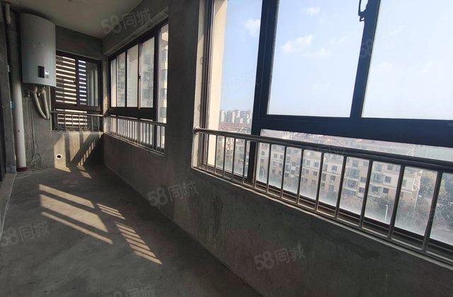 华盛中央公馆3室2厅113.51㎡132万二手房图片