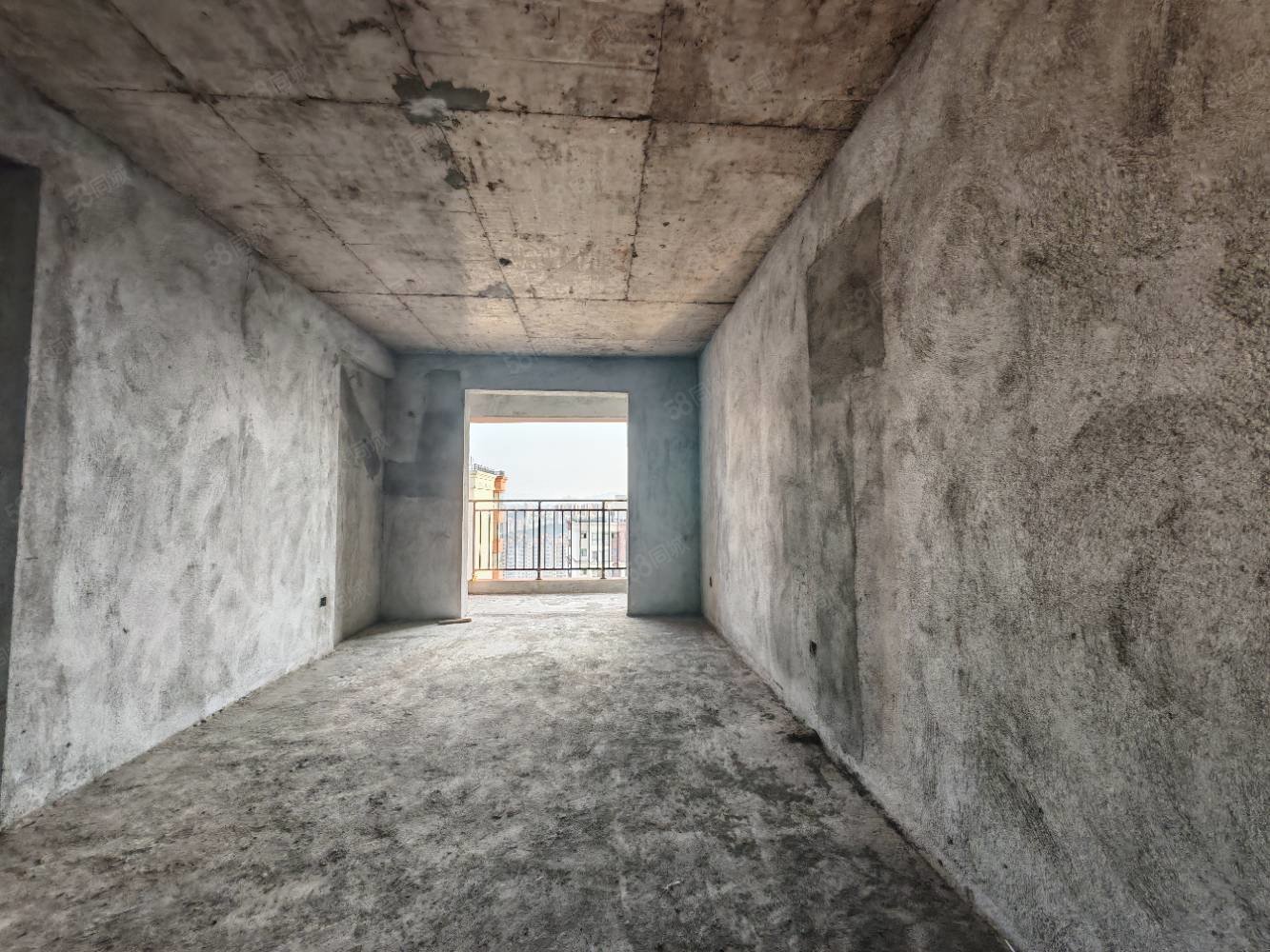 华泰花苑6室2厅2卫192㎡南北98万