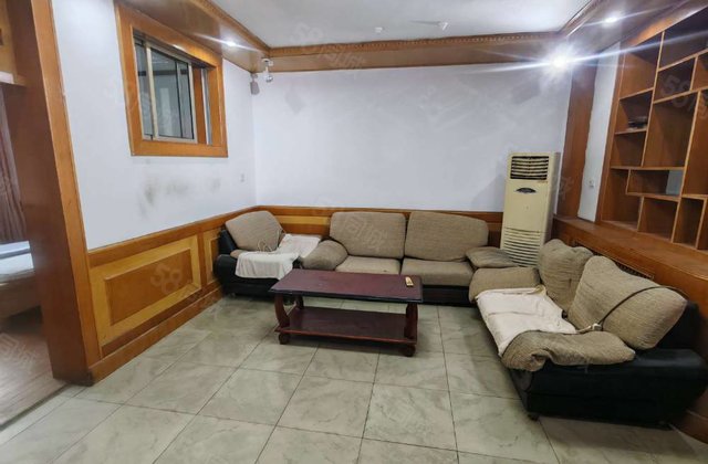 湖边房  中间楼层 三室 看房随时