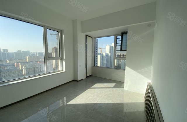 精装修 双气齐全小户型 阳面 没住过 云麓九里 比租房合适！