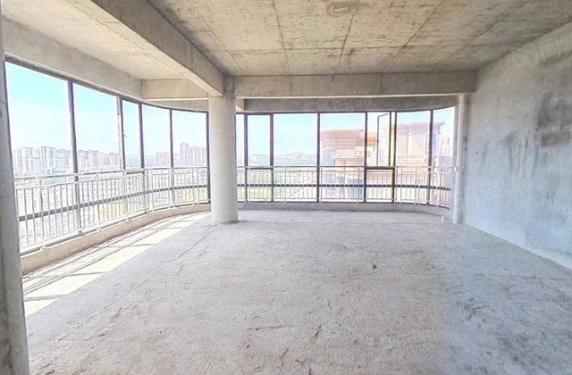凤凰学府6室2厅239.3㎡170万二手房图片