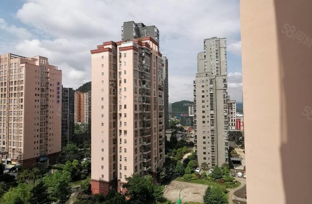 依云美镇1期3室2厅107㎡31万二手房图片