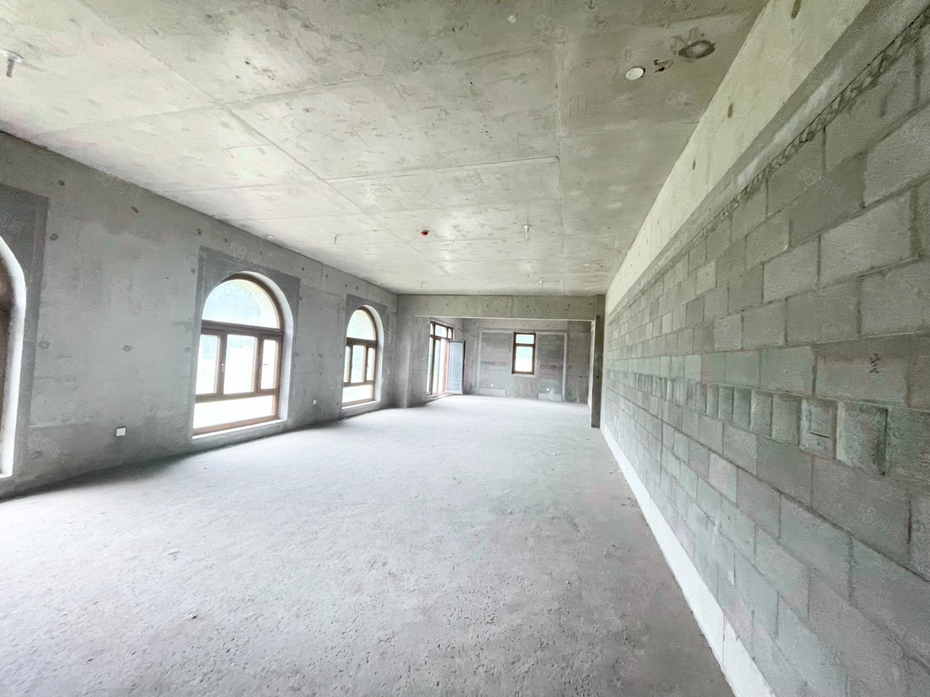 遠(yuǎn)洋LAVIE4室3廳4衛(wèi)980㎡南北7600萬(wàn)