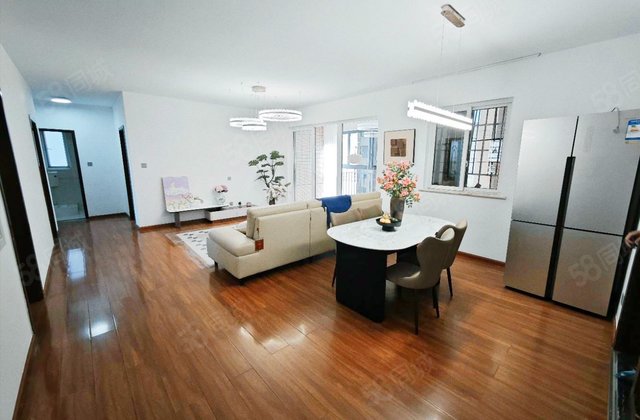 绿地国际花都三期4室2厅126.72㎡106.6万二手房图片