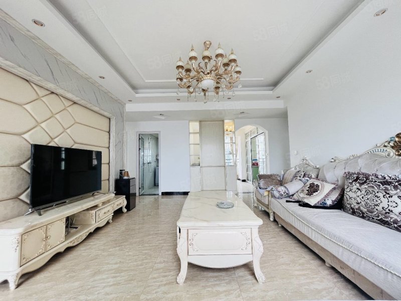 视野开阔精装三房打包出售