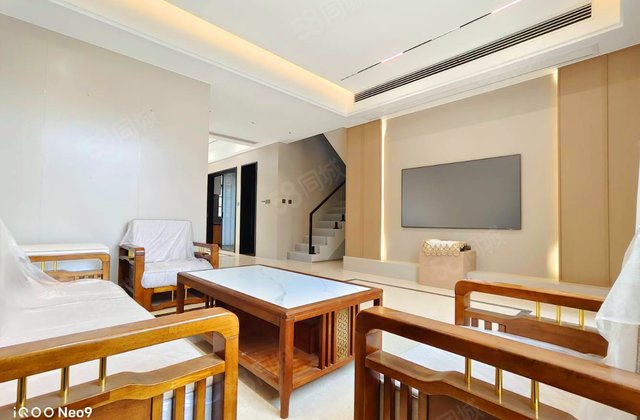 保利半山国际兰乔圣菲(别墅)6室2厅153㎡368万二手房图片