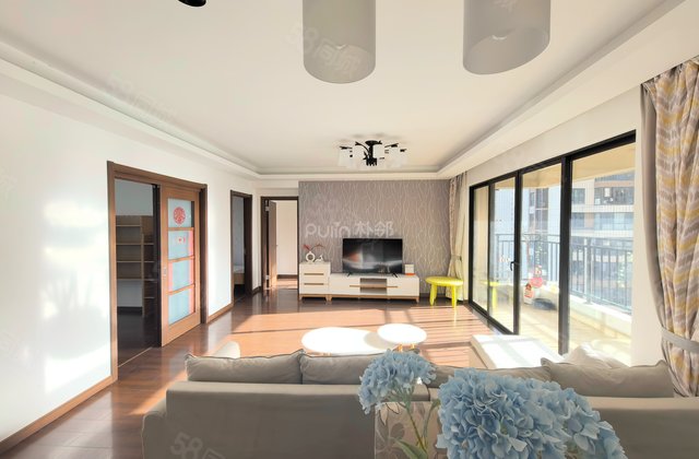 万科里金域国际(一二期)4室2厅140.41㎡248万二手房图片