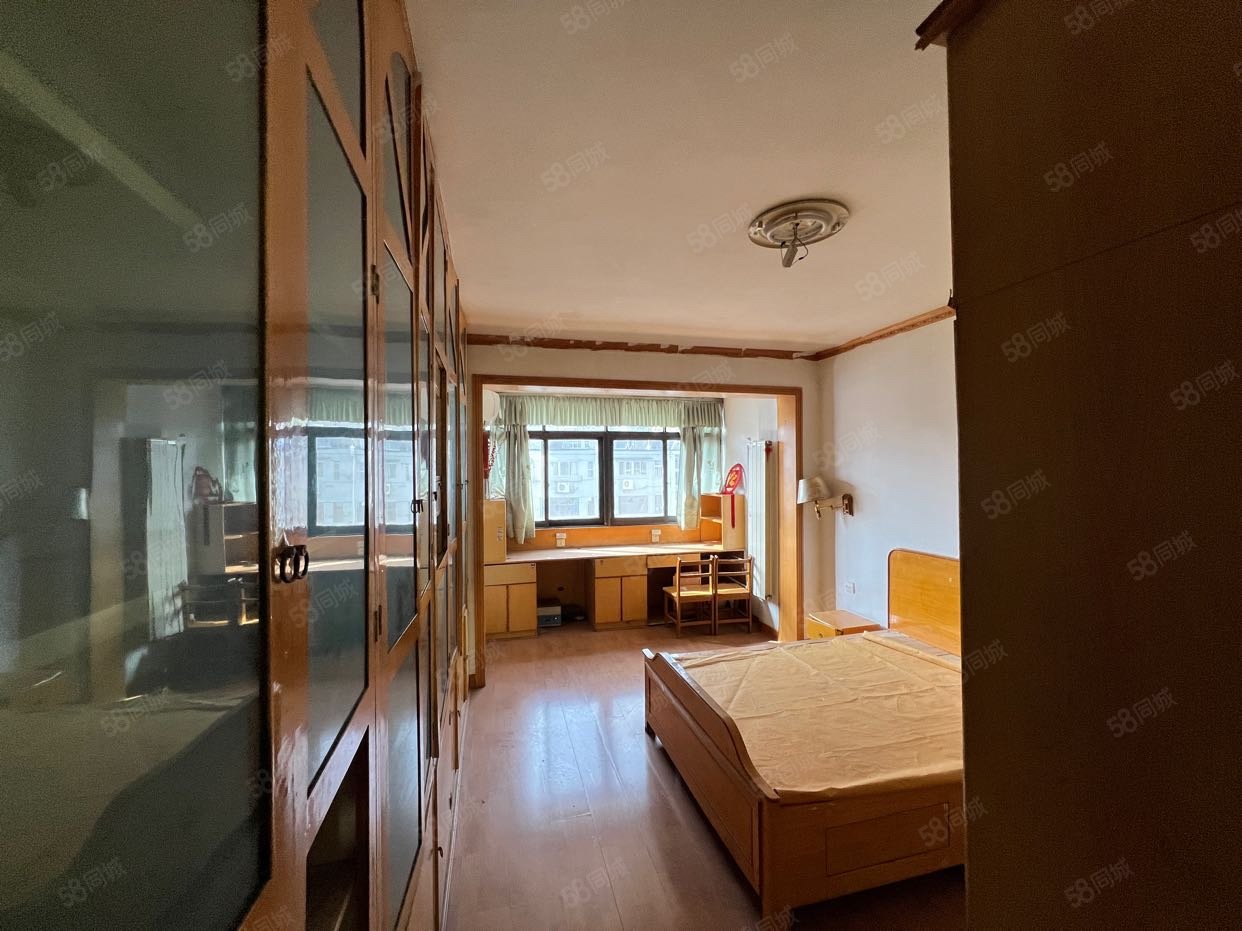 老财政局家属院2室1厅1卫70.9㎡北38万