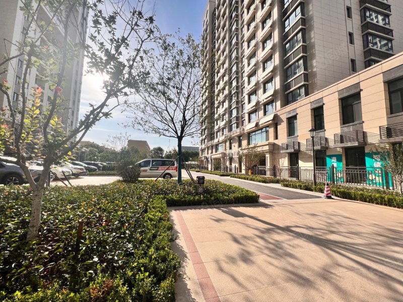 雅柏文一号公馆3室2厅2卫138㎡南北74.8万