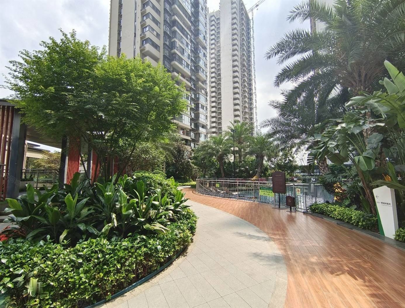 找我拿底价送车位送物业费现房清盘彰泰欢乐颂美好家旁