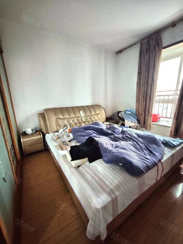 成飞民乐园3室2厅1卫116.21㎡东西208万