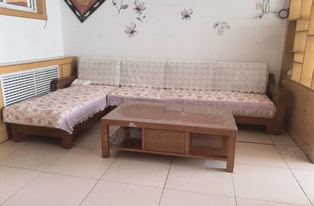 捡   市中心育新家园 三室好楼层 停车特别方便 免大税