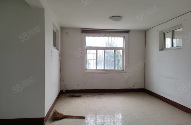 老文轩一路之隔 文轩花园 南北通透 正三室 停车方便