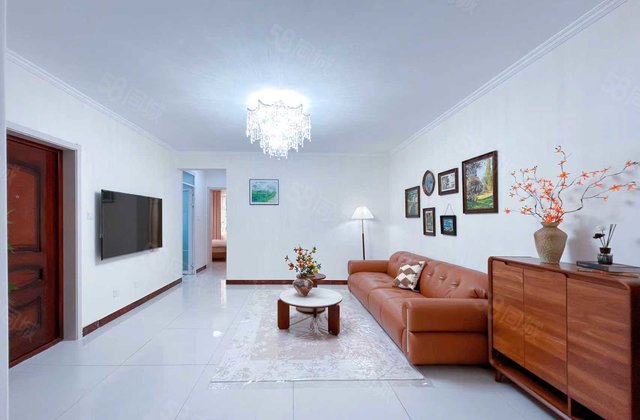 香江嘉明实验香格里小镇精装三居一楼带大院59.9万送全新家居