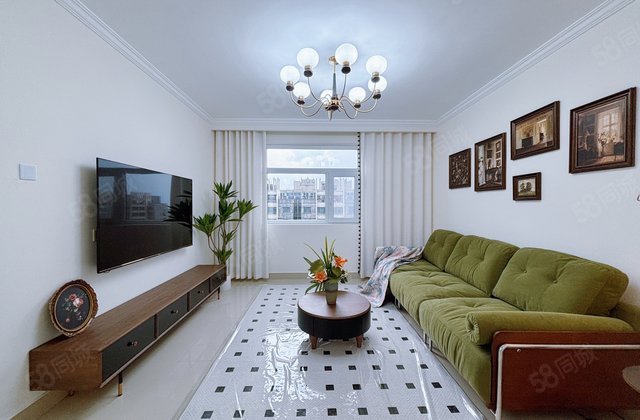 标题价准58.8电大万达阿卡近三室两厅一卫114平精装50多