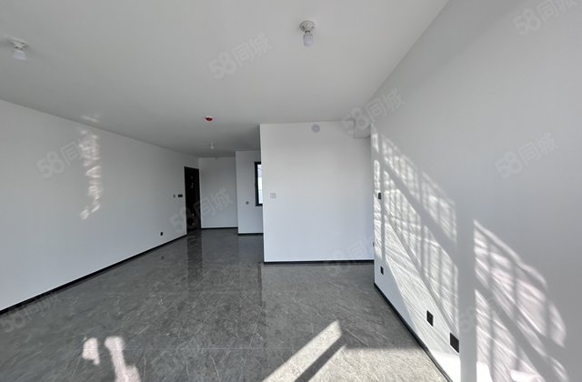 急售！民生片区 商品新房未住三室两卫 送车位储藏室 随时看房