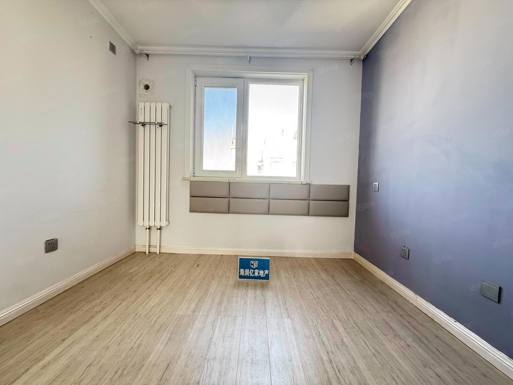 格蘭山水(一期)3室2廳1衛(wèi)101.71㎡南北240萬