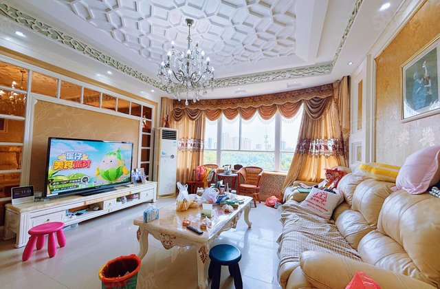 育红实验 月亮湾 精装四室 电梯好楼层 免大税 带车储