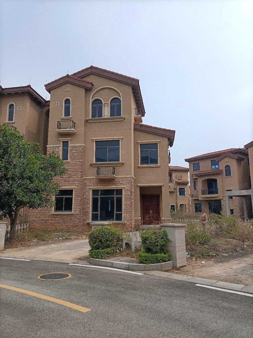 碧桂园城市花园(别墅)5室2厅5卫240㎡东南160万