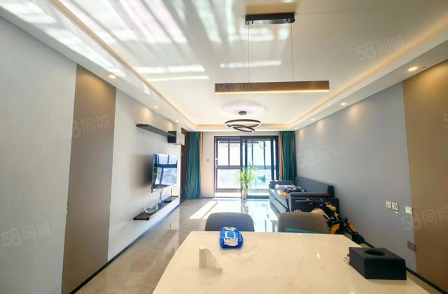 万科繁荣里3室2厅111.04㎡116万二手房图片