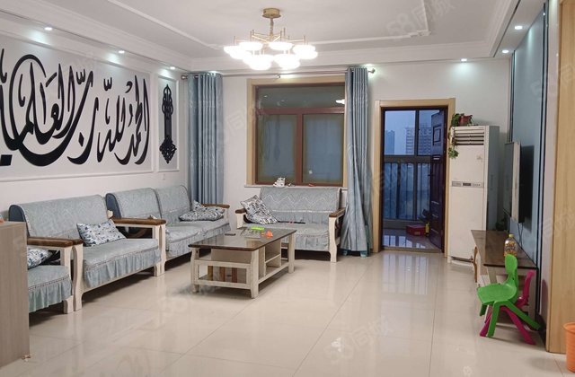 实验和育红 月亮湾C区三室双卫中间楼层证过二年 保证真实送储