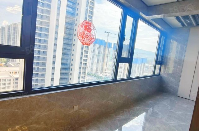 华侨城天鹅堡3室2厅135.01㎡145万二手房图片