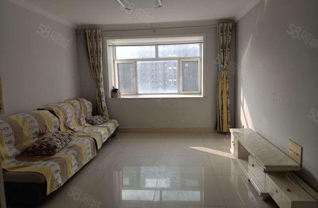 莲湖新城附近 小三室 次顶总价58万免大税