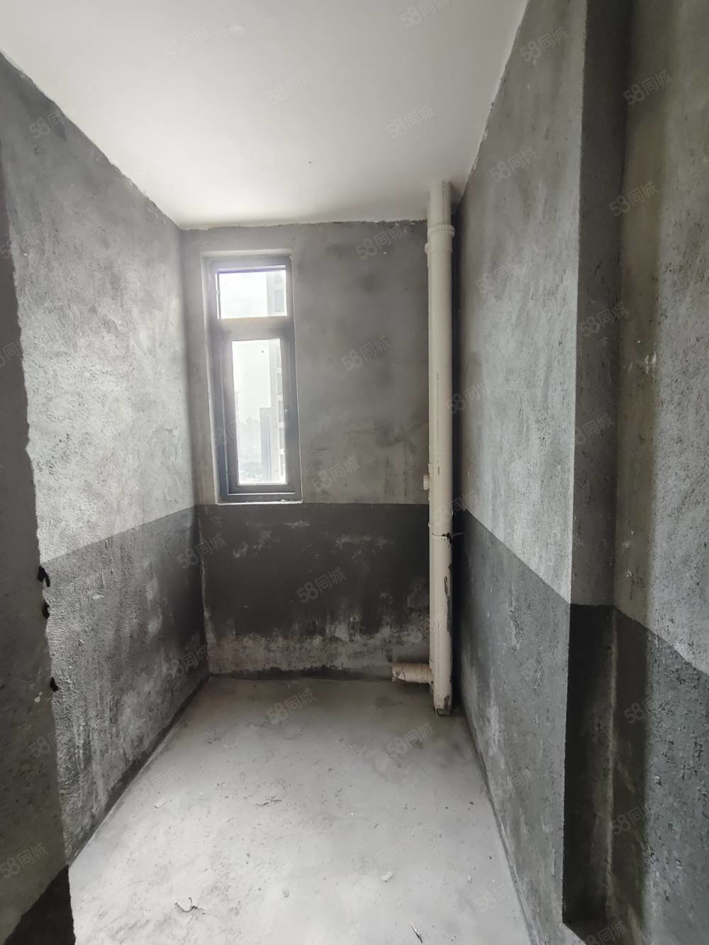 德和领秀广场4室2厅1卫140㎡北122.9万